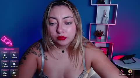 Snapshot of miaawild chatting on December 4, 2024, 12:41 am Andrea online show from December 4, 2024, 12:41 am