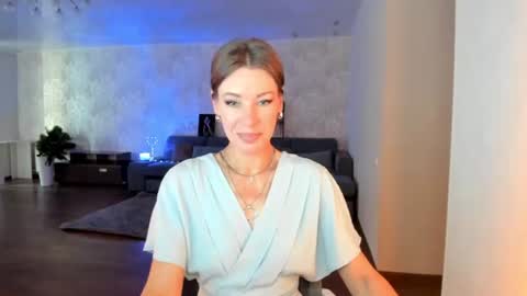 Snapshot of miababy14 chatting on July 7, 2026, 4:26 am Mia online show from July 7, 2026, 4:26 am