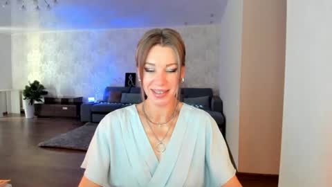 Snapshot of miababy14 chatting on July 7, 2026, 6:47 am Mia online show from July 7, 2026, 6:47 am