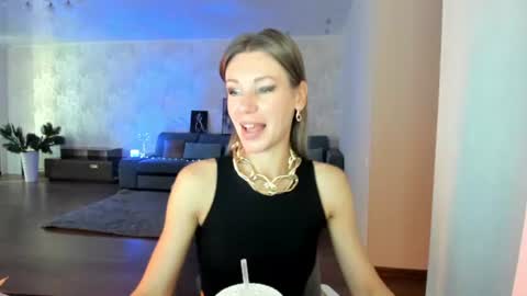 Snapshot of miababy14 chatting on July 8, 2026, 4:28 am Mia online show from July 8, 2026, 4:28 am