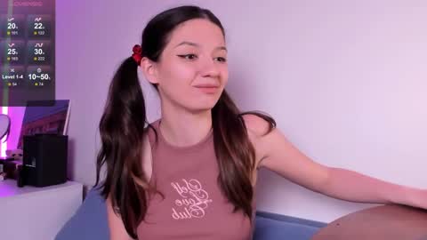 Snapshot of miabellee_ chatting on June 6, 2026, 7:40 pm mia online show from June 6, 2026, 7:40 pm