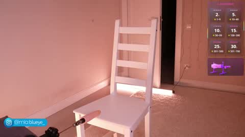 miablueye online show from February 4, 2026, 7:53 pm