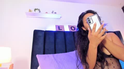 Snapshot of miabrunette23 chatting on December 29, 2024, 8:00 am MIA online show from December 29, 2024, 8:00 am