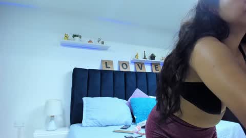 Snapshot of miabrunette23 chatting on December 30, 2024, 2:53 am MIA online show from December 30, 2024, 2:53 am