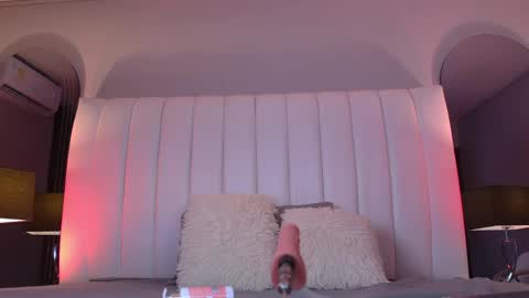 Snapshot of miacamille chatting on May 6, 2026, 6:57 pm Mia Camille online show from May 6, 2026, 6:57 pm