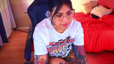 Mia online show from January 9, 2025, 3:26 am