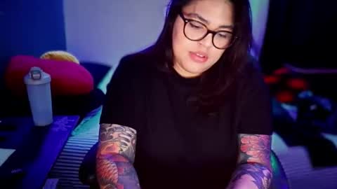 Mia online show from April 1, 2026, 2:12 am