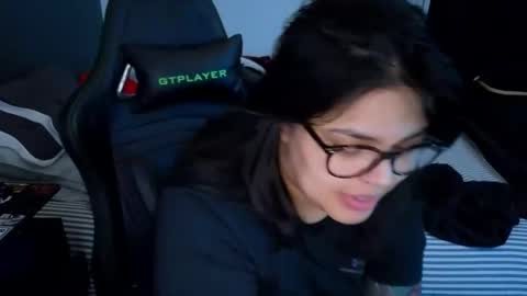 Snapshot of miacanela_xo chatting on May 5, 2026, 3:25 am Mia online show from May 5, 2026, 3:25 am