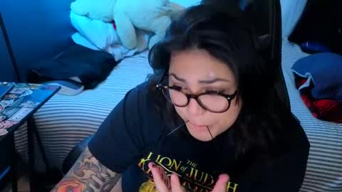 Snapshot of miacanela_xo chatting on May 13, 2026, 12:08 am Mia online show from May 13, 2026, 12:08 am