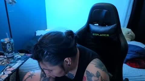 Snapshot of miacanela_xo chatting on May 17, 2026, 2:09 am Mia online show from May 17, 2026, 2:09 am