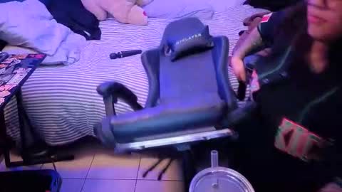 Snapshot of miacanela_xo chatting on May 18, 2026, 12:51 am Mia online show from May 18, 2026, 12:51 am