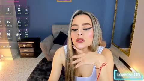 Snapshot of miacarperrlux chatting on February 11, 2025, 8:52 pm MiaCarper online show from February 11, 2025, 8:52 pm