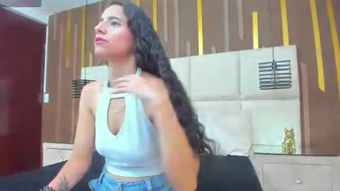 MiaCours online show from August 3, 2026, 7:06 pm