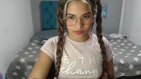 miacumgirl online show from April 30, 2026, 9:30 pm