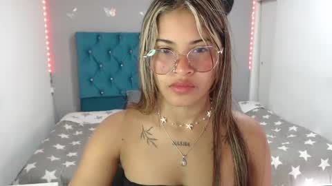 Snapshot of miacumgirl chatting on May 25, 2026, 12:22 pm miacumgirl online show from May 25, 2026, 12:22 pm