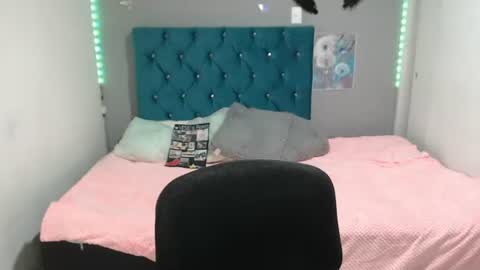 Snapshot of miacumgirl chatting on June 16, 2026, 12:19 pm miacumgirl online show from June 16, 2026, 12:19 pm