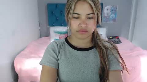 miacumgirl online show from July 27, 2026, 12:23 pm