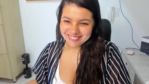 Snapshot of miadanielss chatting on March 3, 2025, 5:07 pm IG Yojanagomez online show from March 3, 2025, 5:07 pm