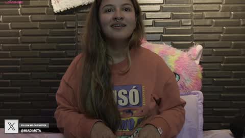 Mia online show from December 28, 2024, 7:44 am