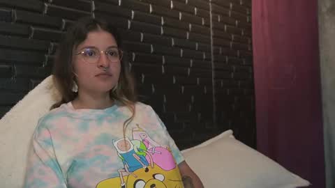 Mia online show from February 23, 2025, 8:39 am