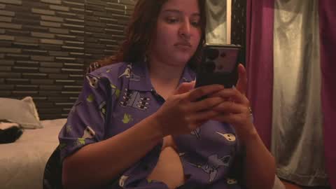 Snapshot of miadimota chatting on June 6, 2026, 12:49 am Mia online show from June 6, 2026, 12:49 am