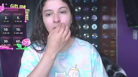 Snapshot of miadimota chatting on June 7, 2026, 7:28 pm Mia online show from June 7, 2026, 7:28 pm