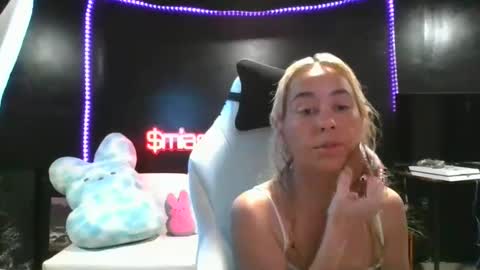 miaellababy online show from October 27, 2025, 12:47 am