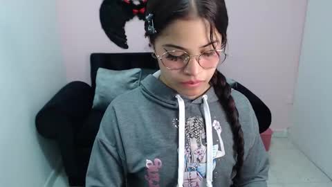 miafuckpussyhard online show from October 24, 2025, 12:23 pm