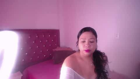 mia online show from June 12, 2026, 3:16 am