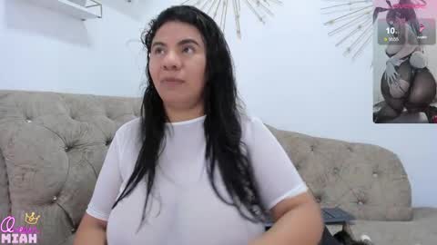 Snapshot of miah_bigboobs chatting on May 9, 2026, 5:18 pm Miah Collins online show from May 9, 2026, 5:18 pm