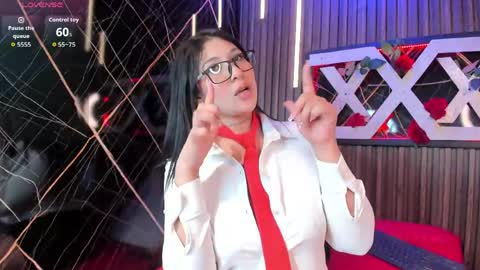 Snapshot of miah_palacio chatting on May 29, 2026, 10:19 pm MIAH PALACIO online show from May 29, 2026, 10:19 pm