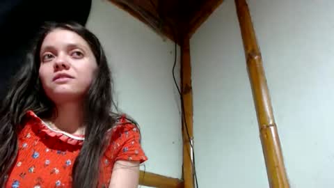 Mia  Sam online show from May 6, 2026, 5:35 am