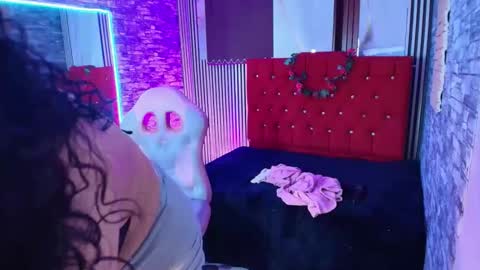 MIA VELEZ online show from November 26, 2025, 3:07 am