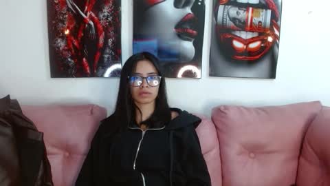 miahotcs online show from January 12, 2026, 12:32 pm