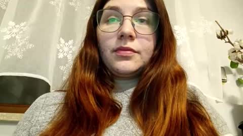 Mia online show from March 18, 2026, 7:39 pm