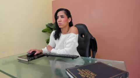 Mia online show from August 3, 2026, 8:01 pm