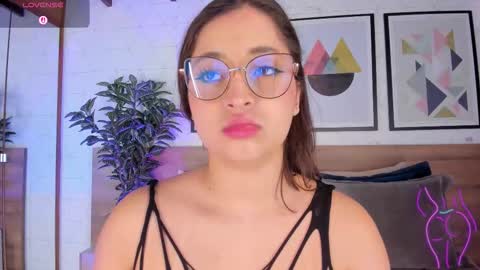 Mia  online show from January 12, 2026, 3:34 am