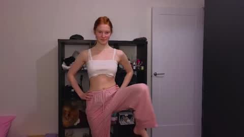milanaaaa online show from February 18, 2025, 6:04 pm