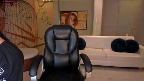 Call me Mia  online show from January 7, 2026, 7:16 pm