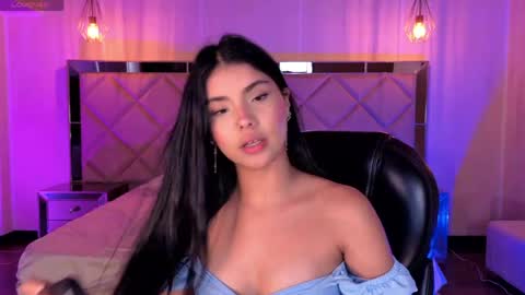 Call me Mia  online show from May 8, 2026, 6:46 pm