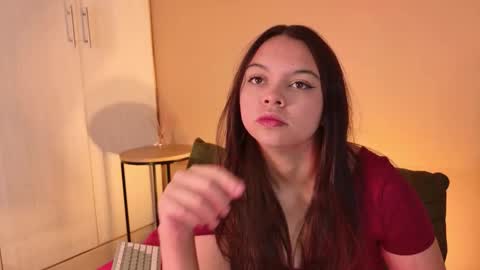 Mia online show from March 8, 2026, 2:32 pm