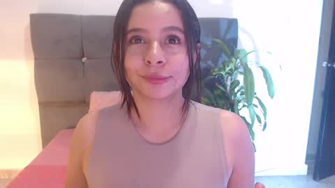 Snapshot of miamackleyn_ chatting on October 5, 2025, 12:47 pm MIA online show from October 5, 2025, 12:47 pm