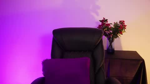 Lili online show from June 21, 2026, 4:59 am