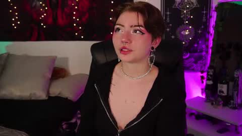 Lili online show from July 10, 2026, 2:38 am