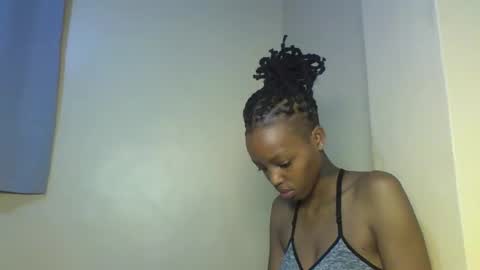 Muffin online show from December 19, 2025, 9:00 pm