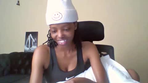 Snapshot of miami_muffin chatting on May 6, 2026, 11:26 am Muffin online show from May 6, 2026, 11:26 am