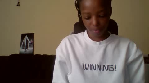 Snapshot of miami_muffin chatting on May 15, 2026, 10:44 am Muffin online show from May 15, 2026, 10:44 am