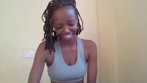 Snapshot of miami_muffin chatting on May 31, 2026, 12:01 pm Muffin online show from May 31, 2026, 12:01 pm