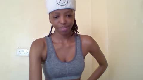 Snapshot of miami_muffin chatting on June 5, 2026, 2:40 am Muffin online show from June 5, 2026, 2:40 am