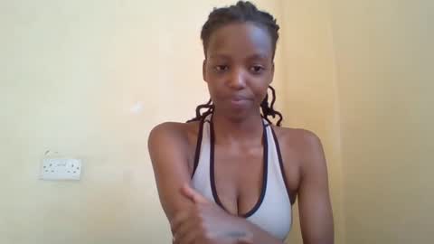 Snapshot of miami_muffin chatting on June 6, 2026, 12:32 pm Muffin online show from June 6, 2026, 12:32 pm